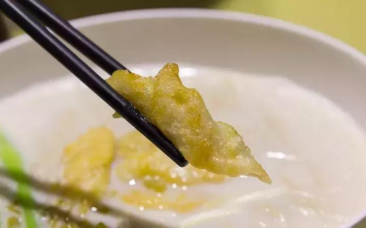 上海必吃榜第一名黄鱼面,上海50一碗的黄鱼面