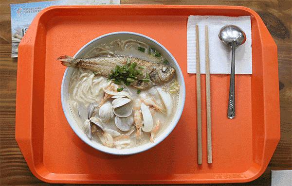 上海必吃榜第一名黄鱼面,上海50一碗的黄鱼面