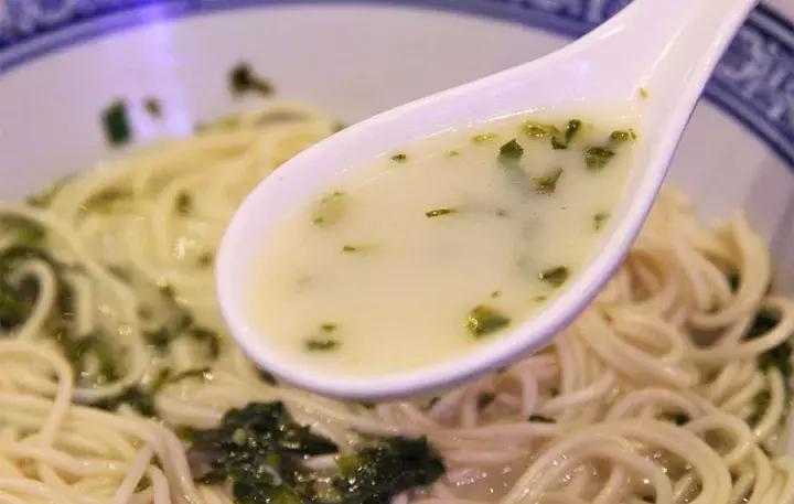 上海必吃榜第一名黄鱼面,上海50一碗的黄鱼面