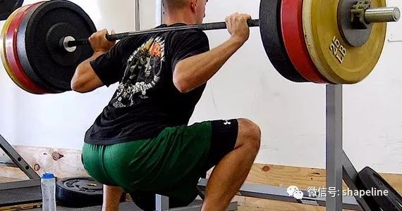 健身训练重量重要还是控制重要,健身深蹲容易导致的损伤