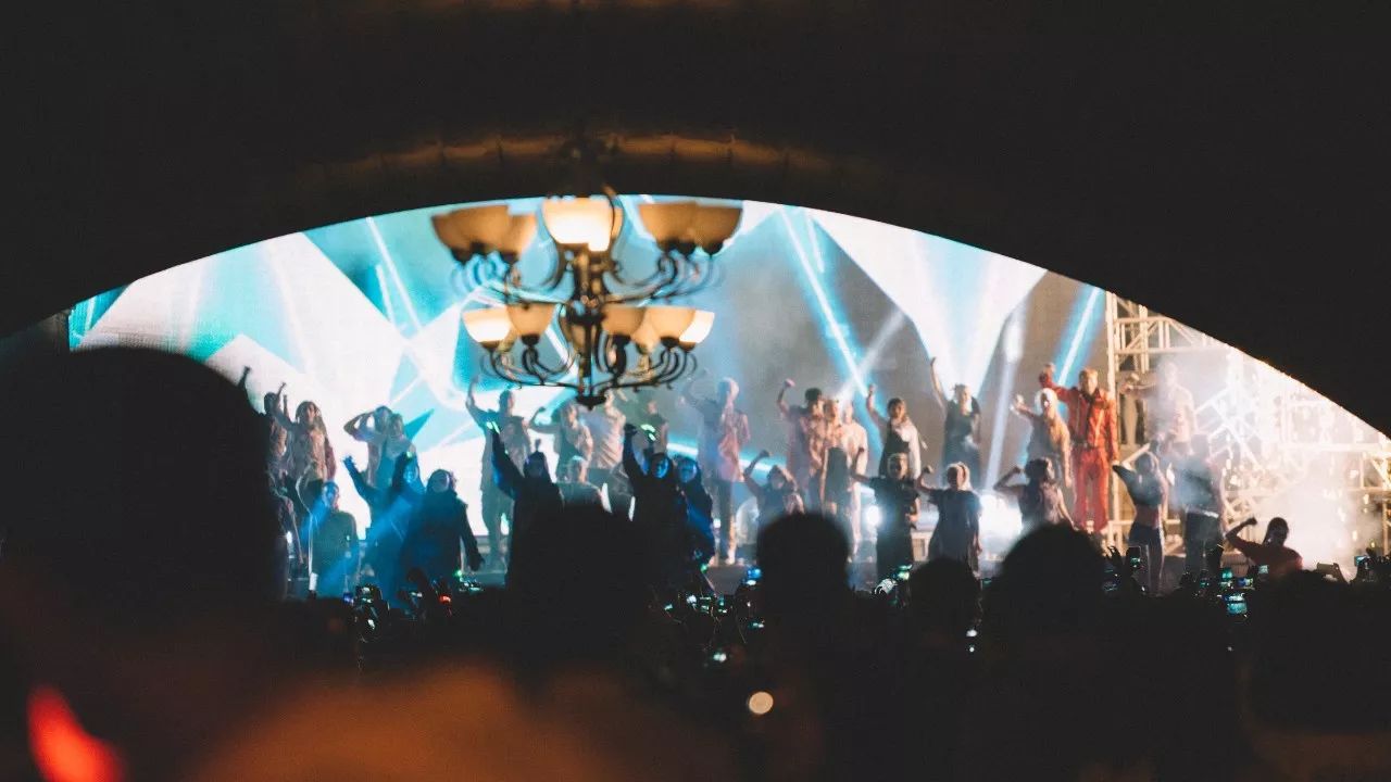 要说万圣节哪家强？这里可是连许巍都被吸引来一起“鬼”混了！