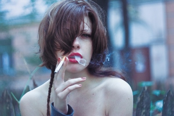 女人爱抽烟有什么危害,女人抽烟易引起什么病