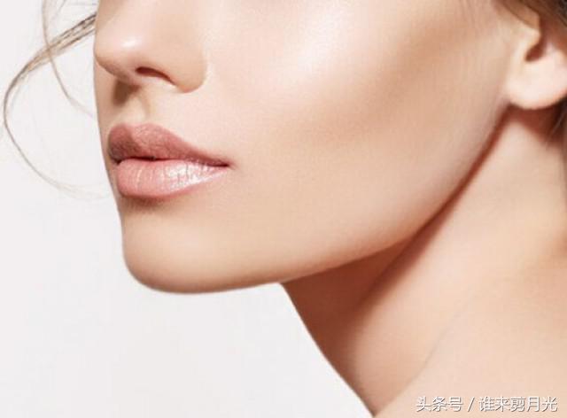 嘴唇上长水泡是什么原因如何治愈,嘴唇长泡是什么原因吃什么药