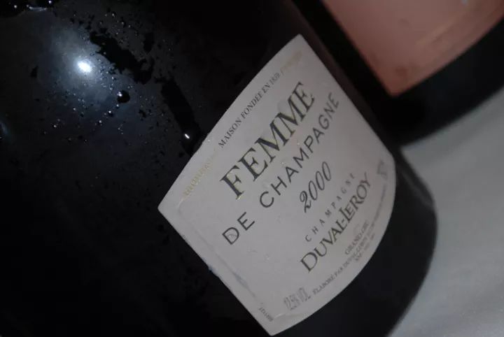 20个香槟大牌，看完就知道该买什么香槟了，附各酒庄顶级作品推荐