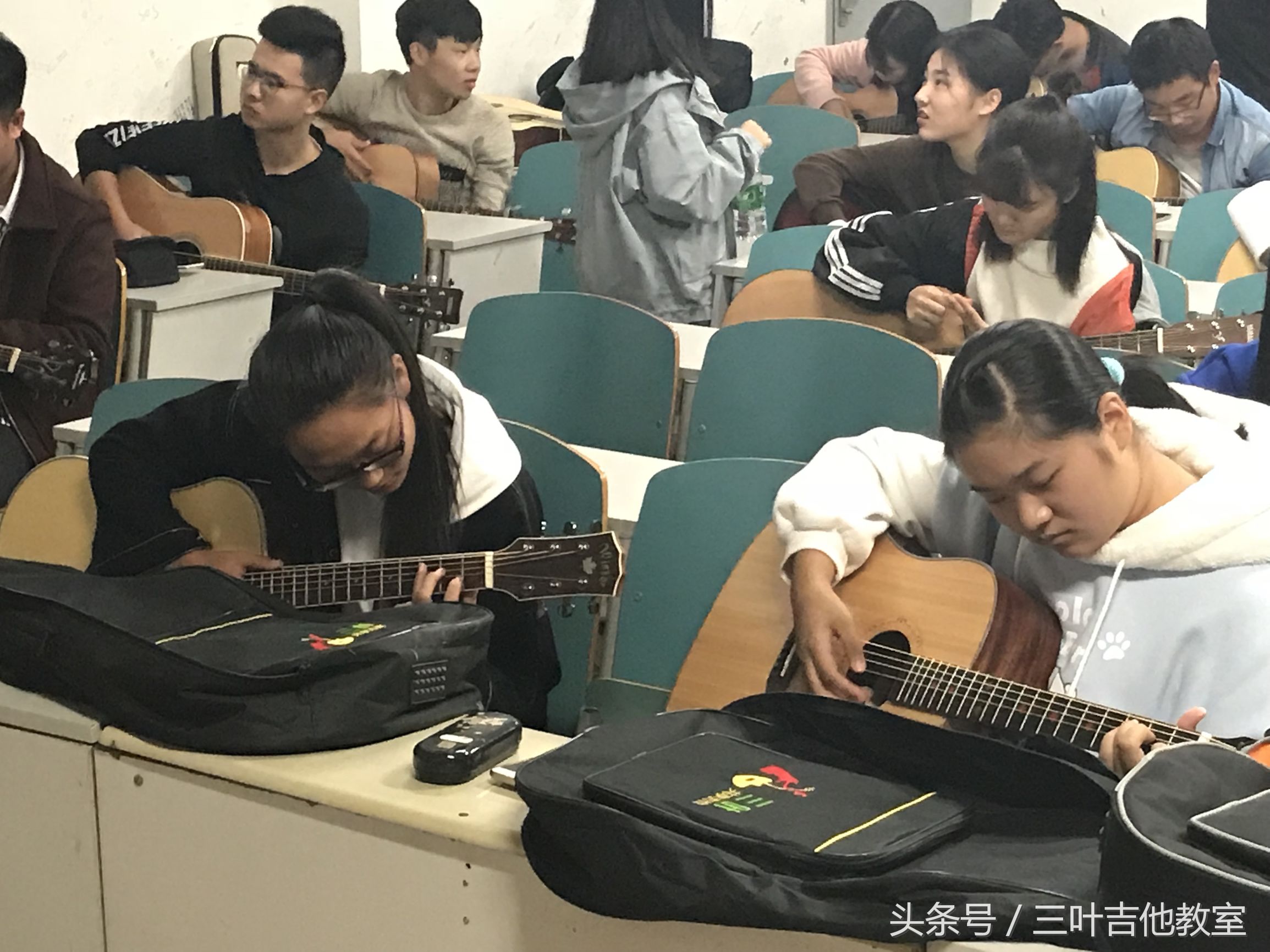 中国首家共享吉他（三叶）已经开始蔓延武汉了！武汉三叶乐器出资