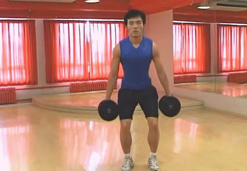 鍝戦搩鍋ヨ韩鑲岃倝璁粌鍔ㄤ綔,鍦ㄥ鍝戦搩鍋ヨ韩鑲岃倝璁粌