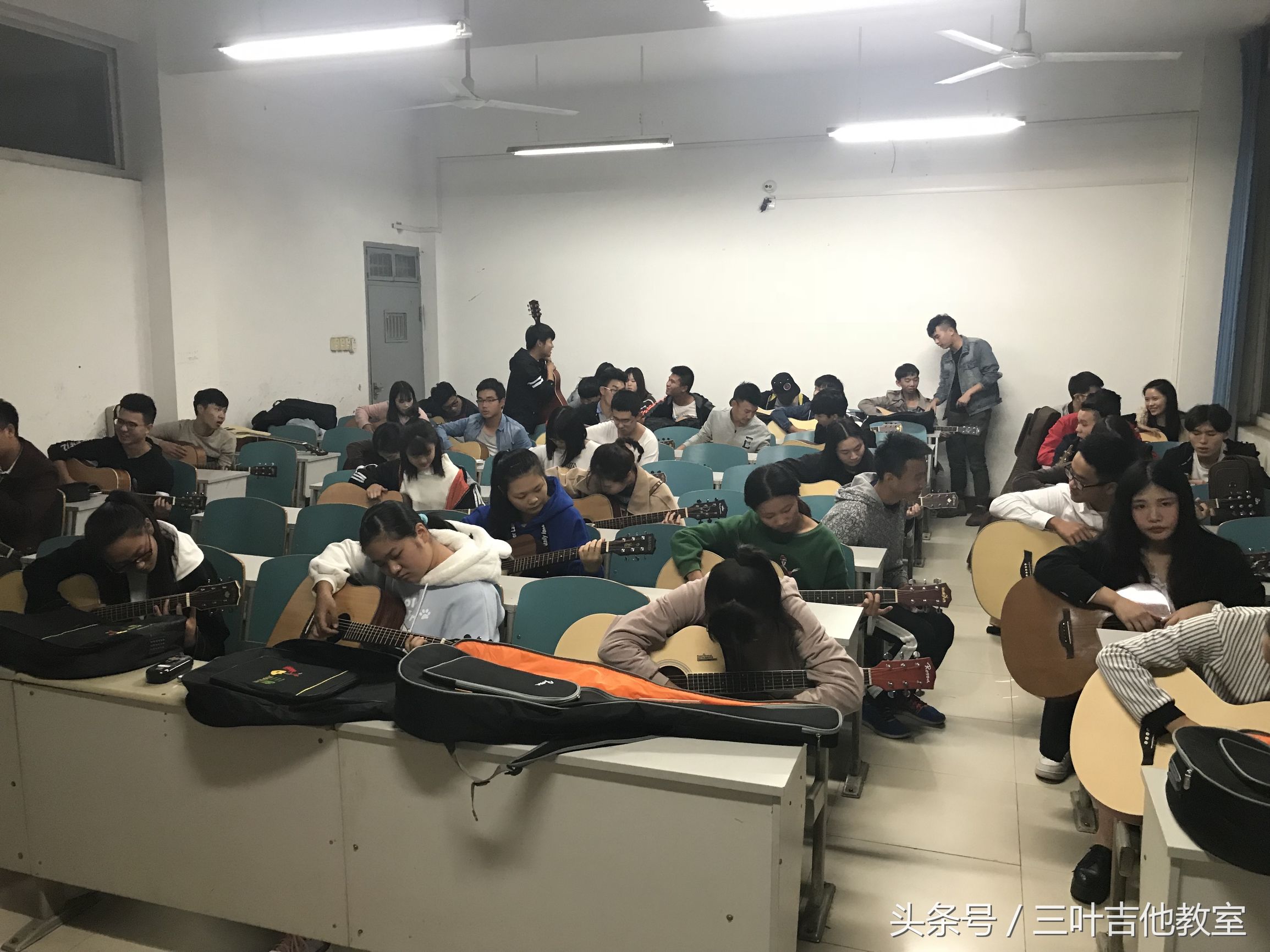 中国首家共享吉他（三叶）已经开始蔓延武汉了！武汉三叶乐器出资