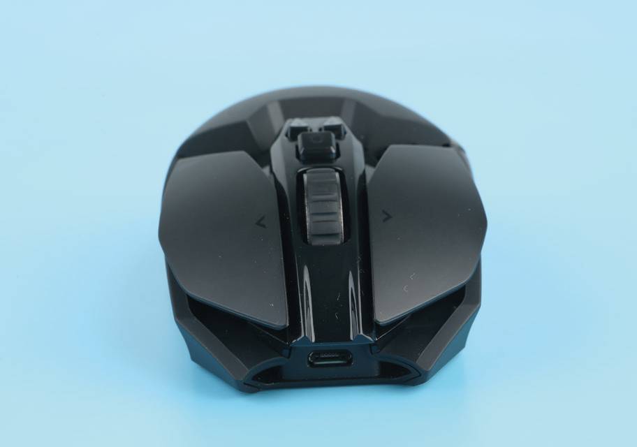 罗技无线充电鼠标垫适合打游戏么,罗技无线充电鼠标垫好不好用