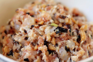 思念速冻三鲜水饺测评,完美复刻炸酥肉