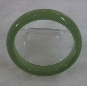 碧玉手镯价格多少,如何挑选和田玉碧玉手镯的好坏