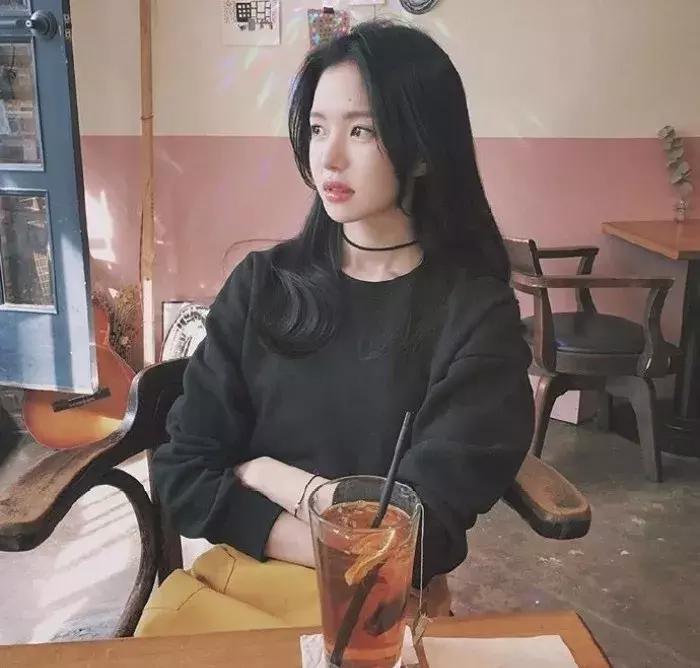 刘海图片女显脸小,有刘海扎发显脸小