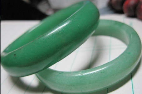 碧玉手镯价格多少,如何挑选和田玉碧玉手镯的好坏