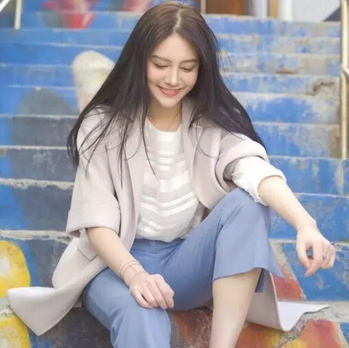 刘海图片女显脸小,有刘海扎发显脸小