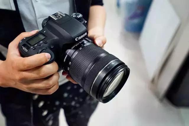 索尼单反相机5000左右新机推荐,新手适合入门的万元左右单反