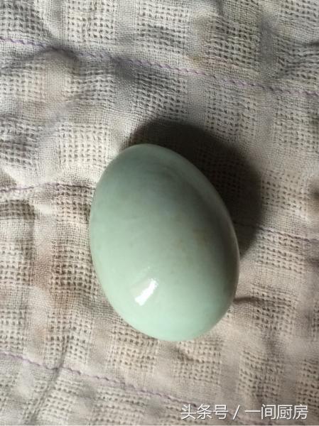 怎样腌制咸鸭蛋最好吃的做法,腌咸鸡蛋咸鸭蛋快速冒油的方法