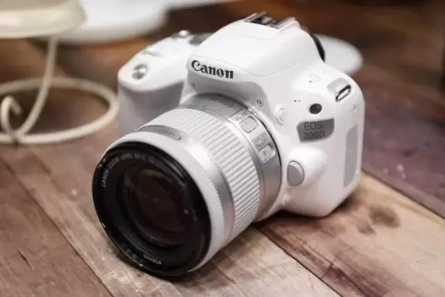 索尼单反相机5000左右新机推荐,新手适合入门的万元左右单反