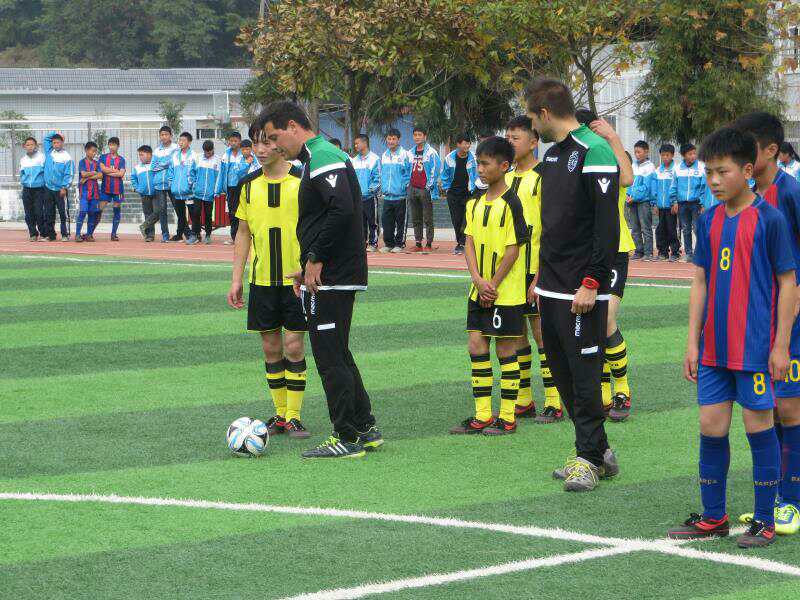 葡萄牙足球教练,葡萄牙教练桑托斯助力