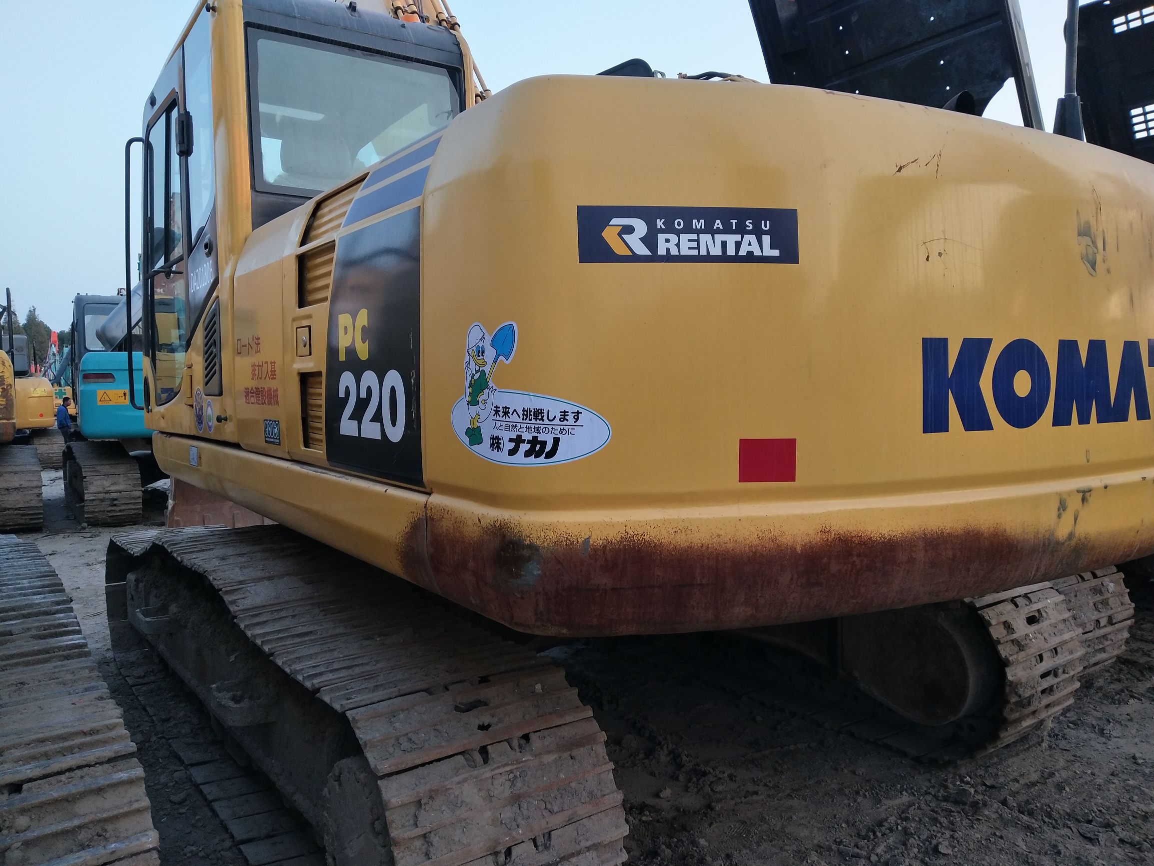 广州个人二手小松220挖掘机多少钱,18年二手小松挖掘机大概多少钱