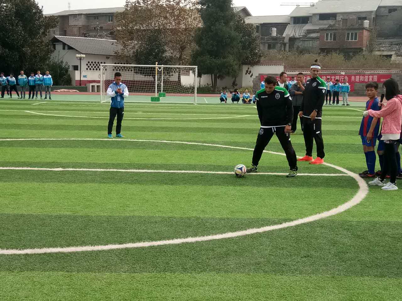 葡萄牙足球教练,葡萄牙教练桑托斯助力