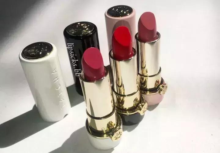 明星晒自己口红,晒男朋友口红