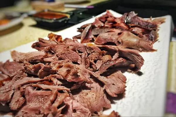 独特的烤肉让你开启味觉新世界,好吃的烤肉让你回味无穷