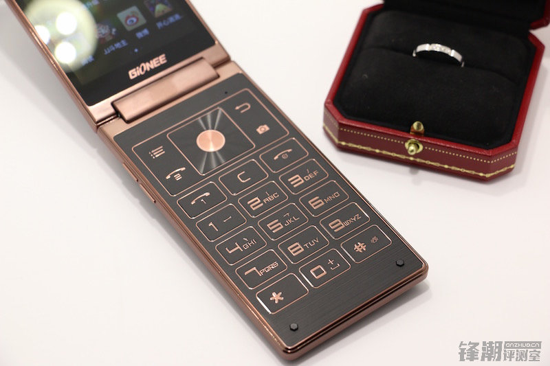 金立翻盖天鉴w909,金立天鉴w909是老人机吗