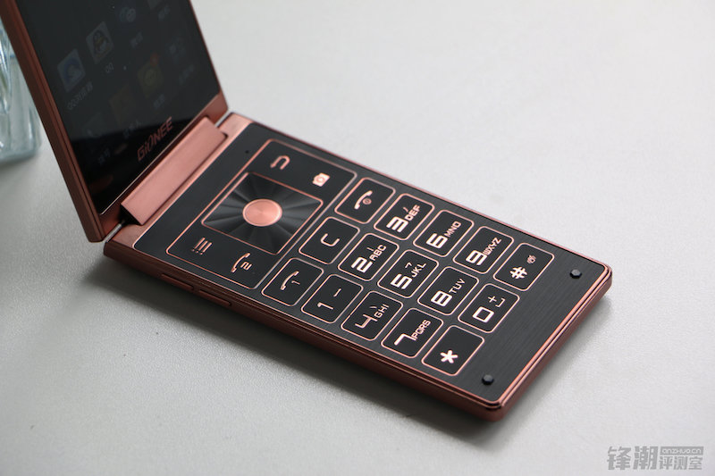 金立翻盖天鉴w909,金立天鉴w909是老人机吗