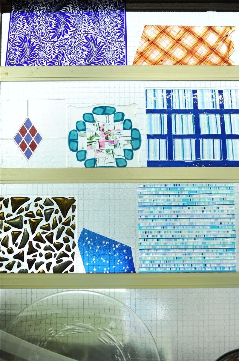 彩色玻璃大师高井啓司：“经验和情感都可以分享，但‘悟’是万万不能的。”｜日本工艺寻访之旅Vol.5