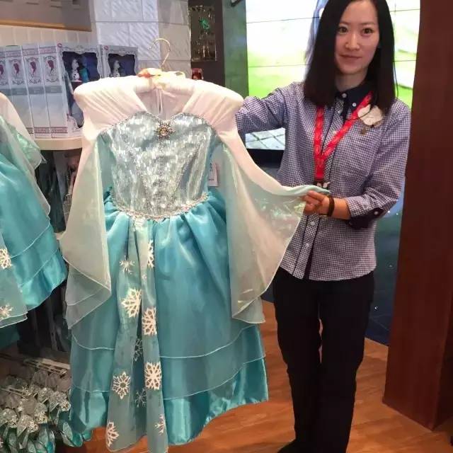 上海迪士尼酒店最高3000多元一晚！半小时卖出上万张门票！杭州一家人去玩要花多少？算完整个人不好了