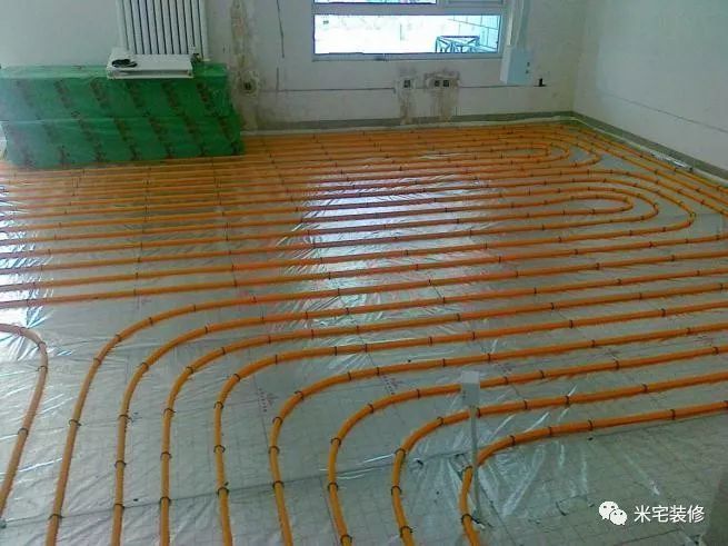 地暖选瓷砖还是木地板,地暖跟中央空调选哪个