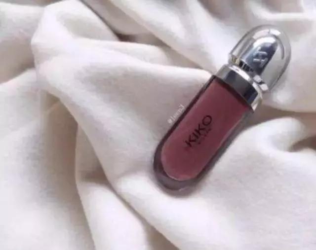 买一套化妆品怎么买,怎么买化妆品省钱又好用