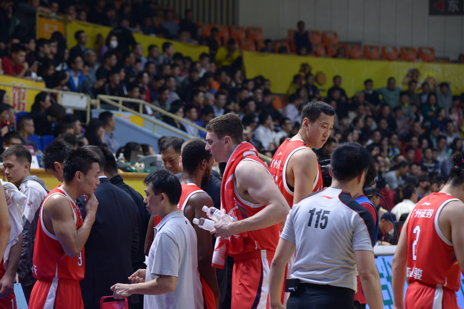 图说广厦｜轻敌吞毒奶，春哥来背锅｜广厦116-118广州现场高清图