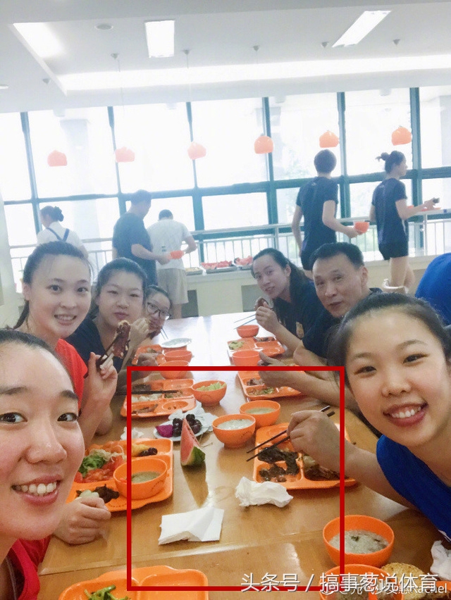 女排为荣誉而战,女排姑娘为国家荣誉而努力