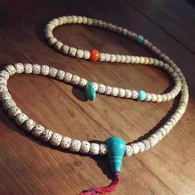 地摊手串为什么便宜,地摊手串为什么这么便宜