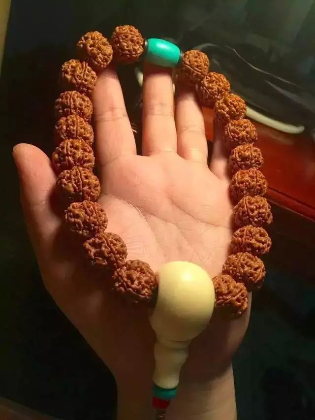 地摊手串为什么便宜,地摊手串为什么这么便宜