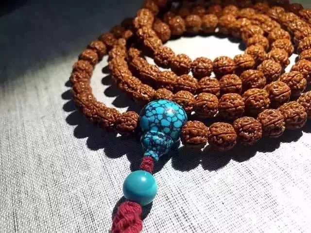 地摊手串为什么便宜,地摊手串为什么这么便宜