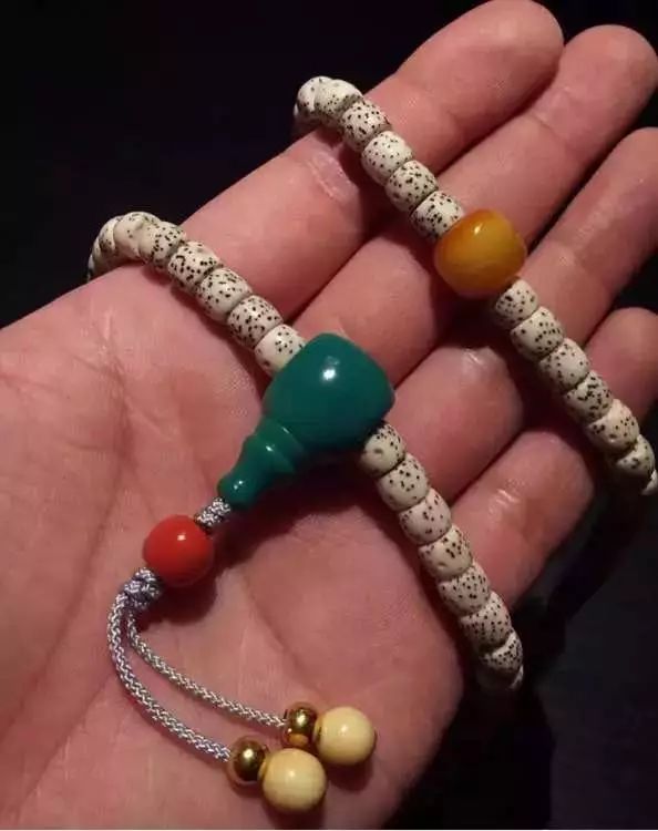 地摊手串为什么便宜,地摊手串为什么这么便宜