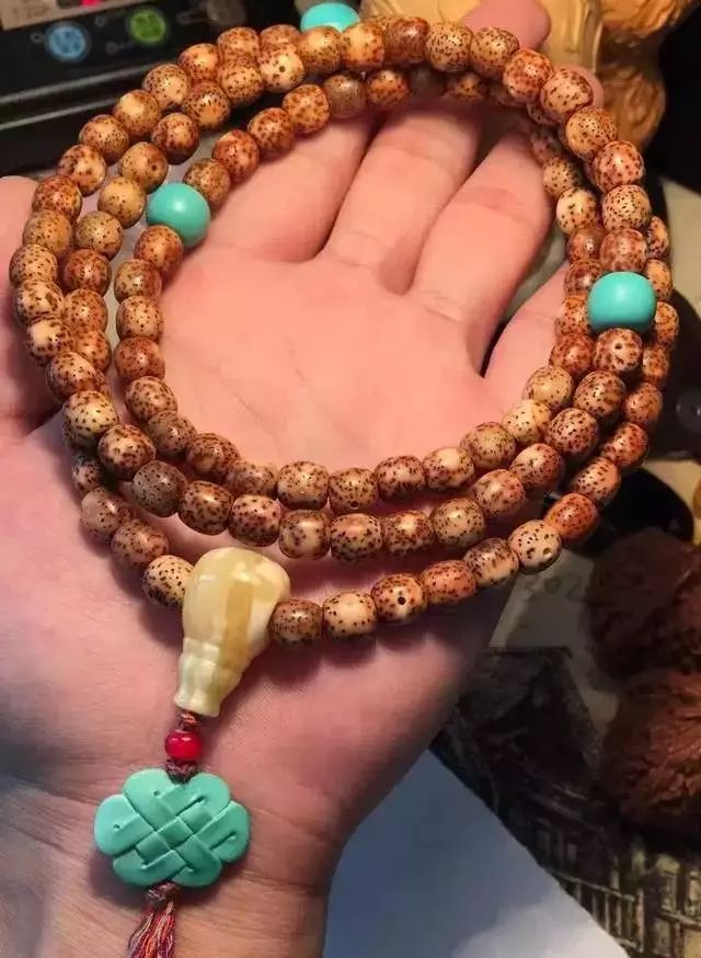 地摊手串为什么便宜,地摊手串为什么这么便宜