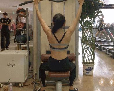 如何练出迷人蝴蝶背,美体美背计划