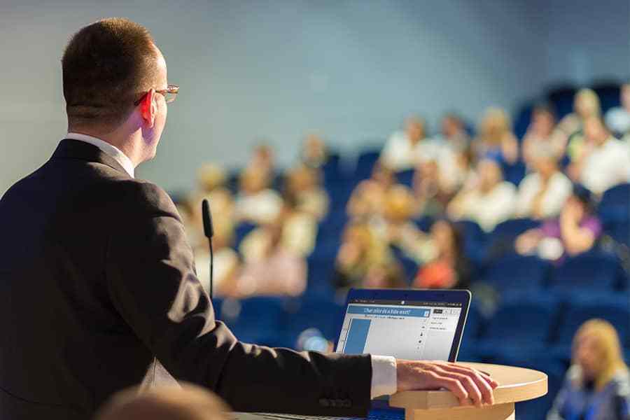 PPT起源故事：令20多岁的乔布斯痴迷，美国发动战争的辩护工具