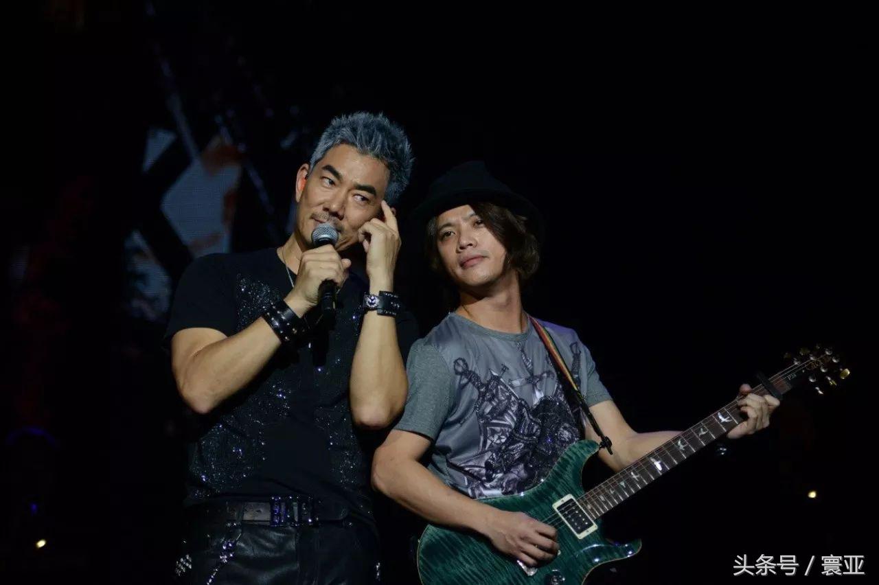 任贤齐云顶开唱气氛沸腾与九孔互耍嘴皮逗乐歌迷