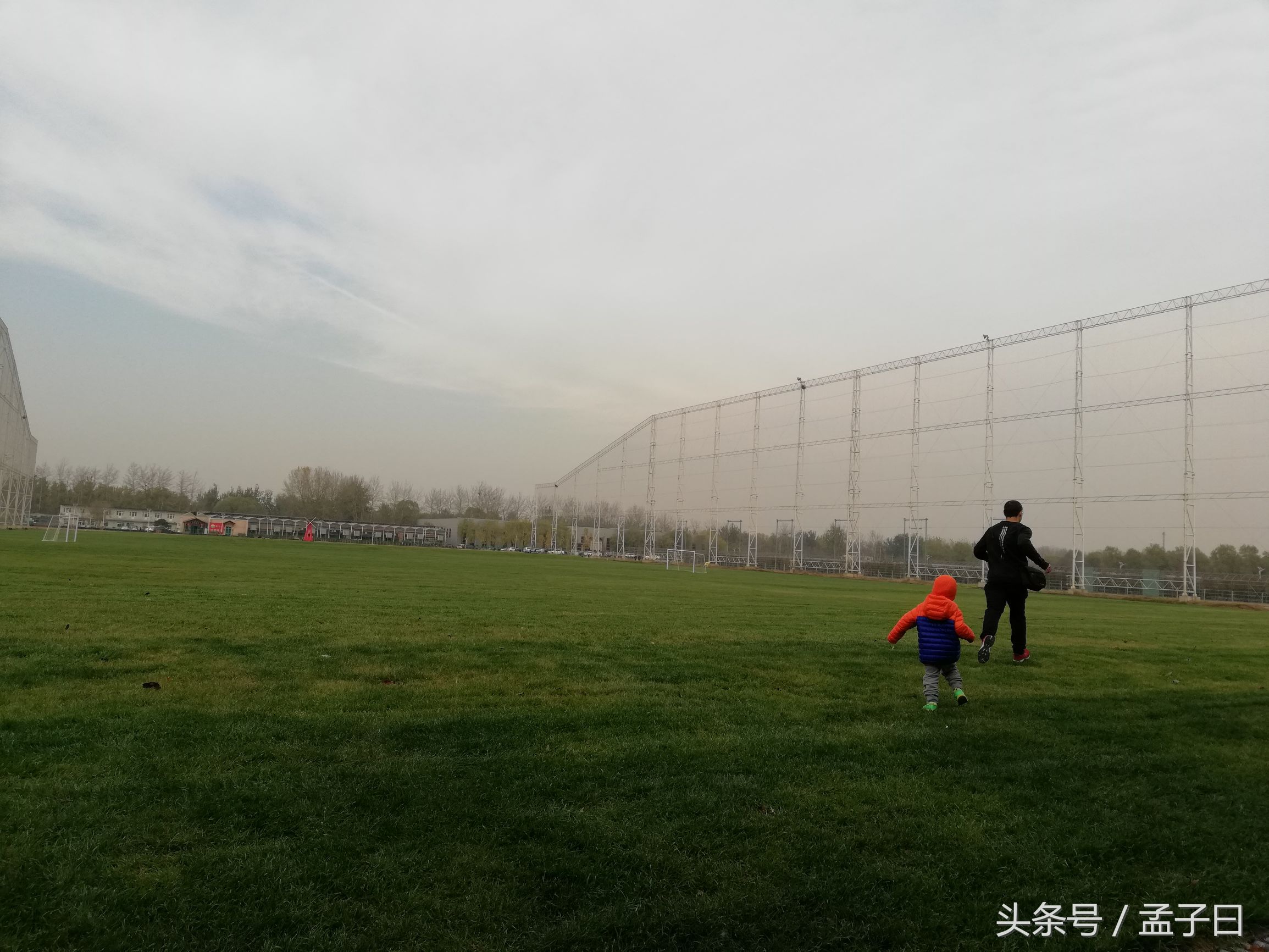 杈藉畞灏忕敺瀛╃敤鑴氭媺寮撳皠绠腑闈跺績,灏忕敺瀛╃敤鑴氭媺寮撳皠绠腑闈跺績