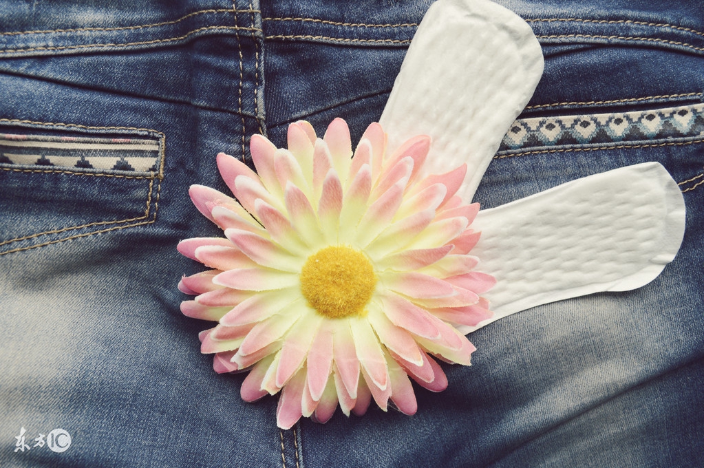 卫生巾最好不要用超过几个小时,使用卫生巾的这些误区