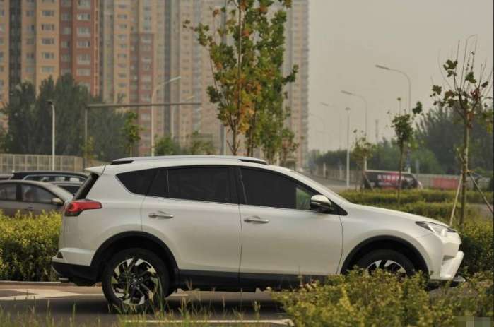 丰田rav4荣放2.0l车主的感受,rav4荣放二驱车主使用感受