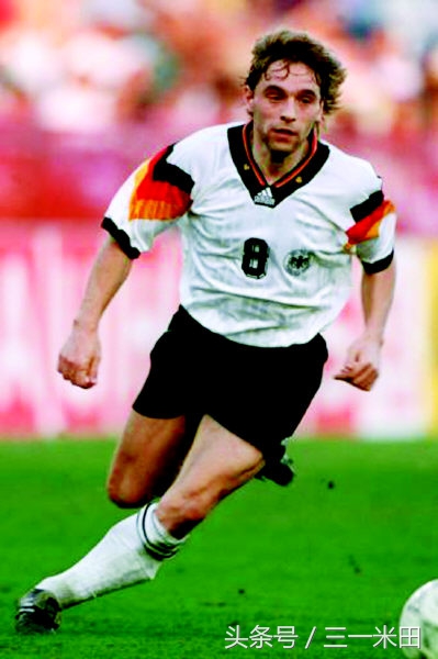 2016年欧洲杯金球奖金靴奖,历届欧洲足球金球奖得主捧杯图片