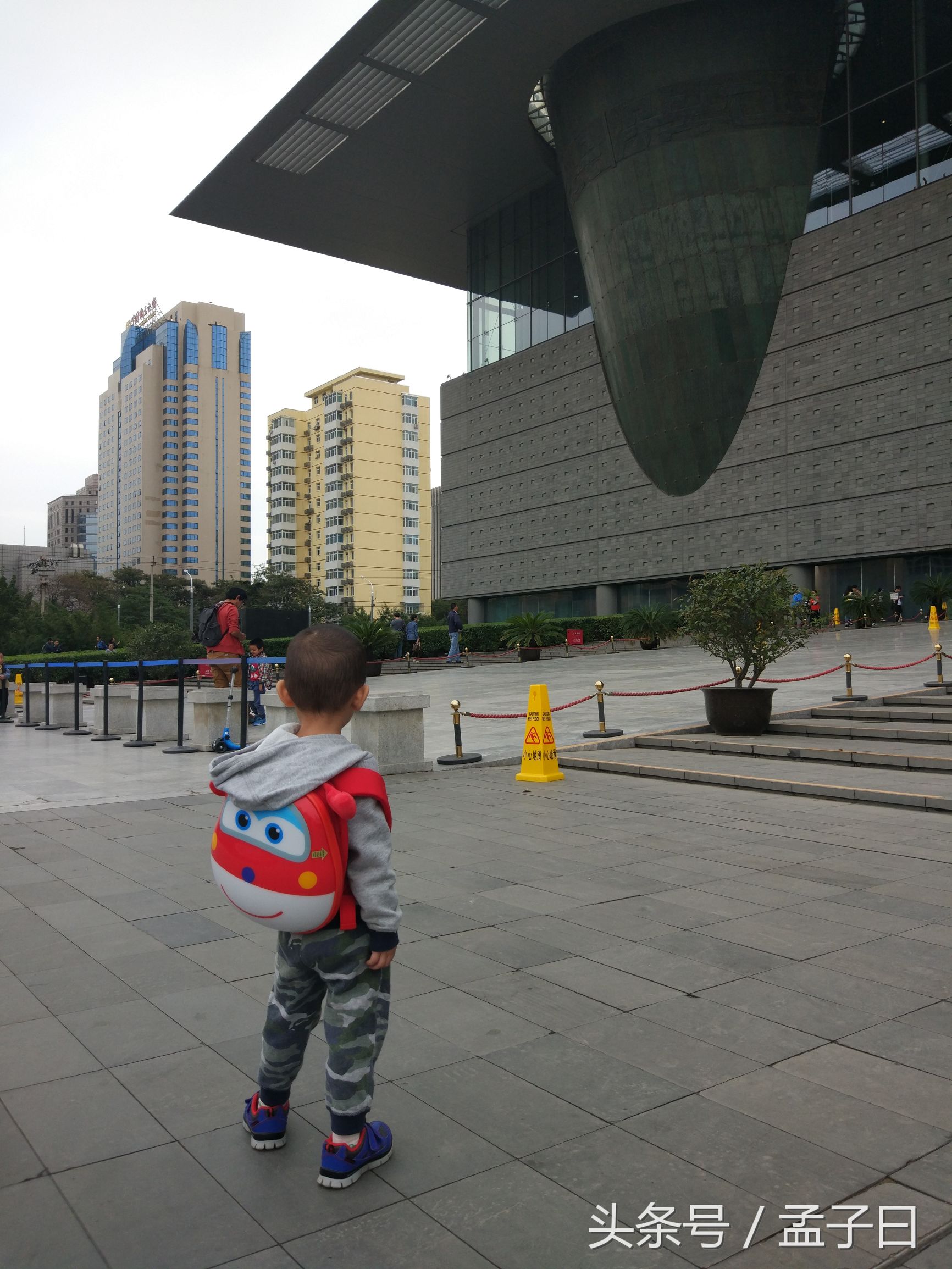 杈藉畞灏忕敺瀛╃敤鑴氭媺寮撳皠绠腑闈跺績,灏忕敺瀛╃敤鑴氭媺寮撳皠绠腑闈跺績