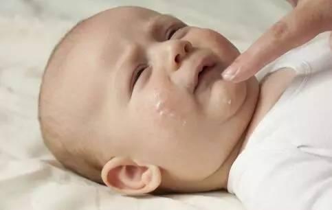 红霉素软膏和红霉素眼膏的区别,红霉素眼膏和红霉素软膏的区别