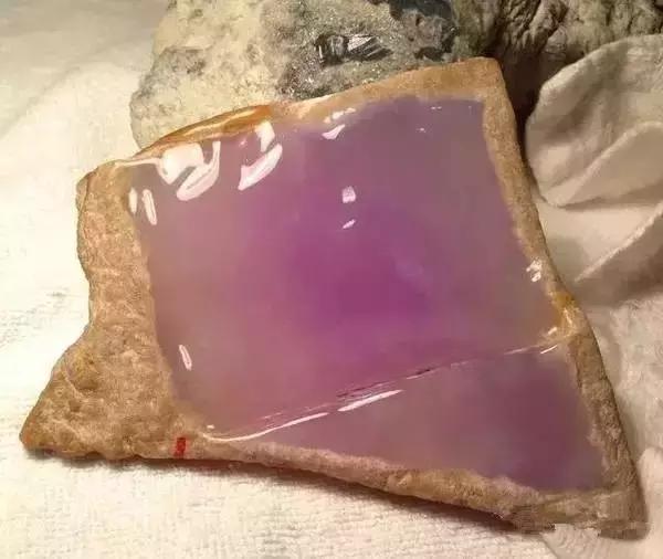 翡翠赌石的12种玩法图片,莫湾基翡翠原石赌石要诀