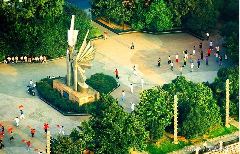 鍚堣偉榛勯簱鏅偣,鍚堣偉鏃呮父鏅偣