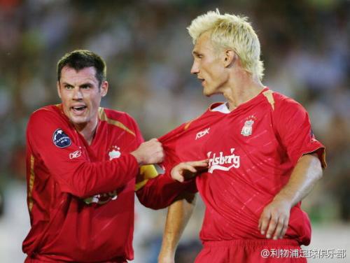 他一定是利物浦最硬的后卫，一个杰拉德为他戴队长袖标的铁汉